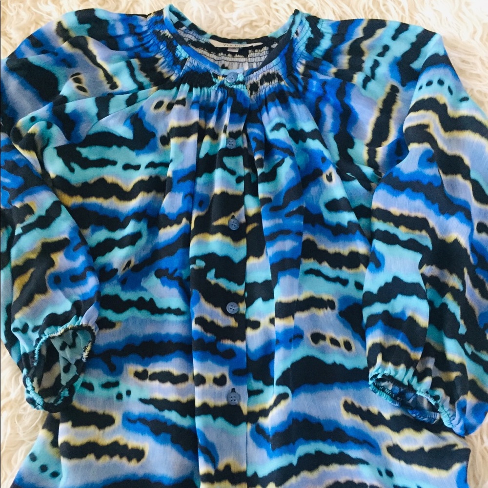 Tucker Classic Blouse Size XS